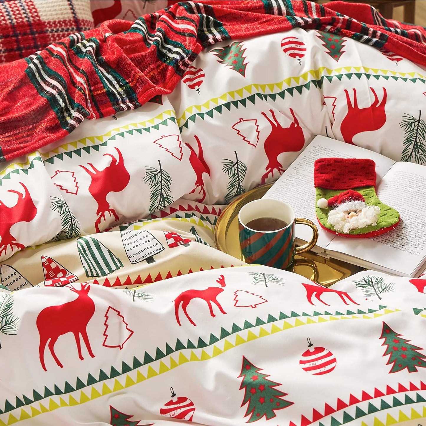 Christmas Duvet Cover Set, 3 Pieces King Size Comforter Cover Set 90"X104", Super Soft New Year Holiday Bedding Set, Red with White Christmas Reindeer